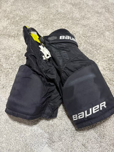 Youth Medium Bauer Supreme Ultrasonic Hockey Pants (Used)