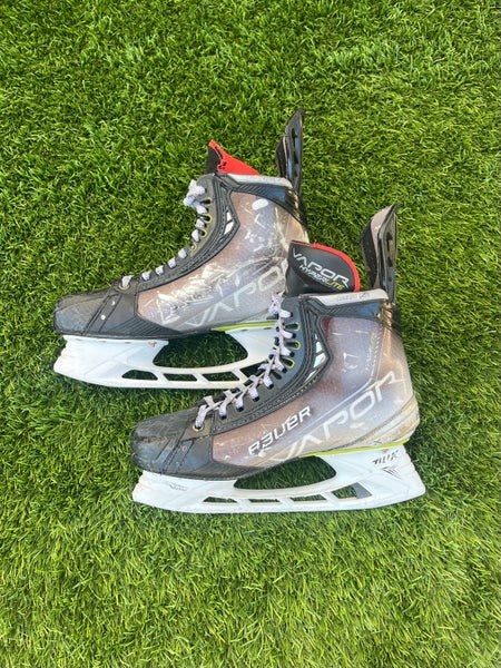 Bauer Vapor Hyperlite Hockey Skates 10.5 (Used)
