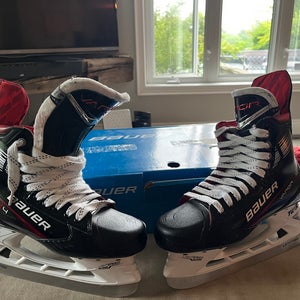 2023 Bauer Vapor X4 Hockey Skates 8.5 (New)