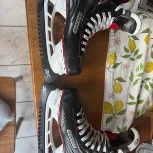 Bauer Vapor x500 Hockey Skates Regular Width 9 (Used)