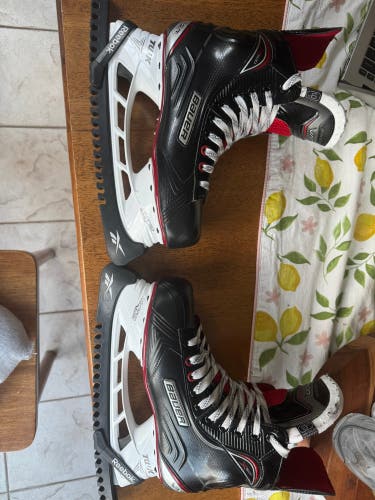 Bauer Vapor x500 Hockey Skates Regular Width 9 (Used)