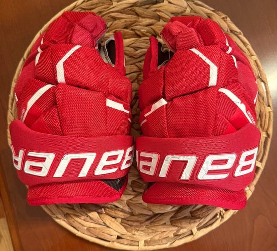 Bauer Supreme Mach Gloves 12" (Used)