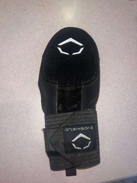 Black Senior EvoShield Right Hand Sliding Mitt (Used)