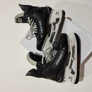 2024 Bauer Supreme Shadow Hockey Skates Regular Width Pro Stock 10 (Used)