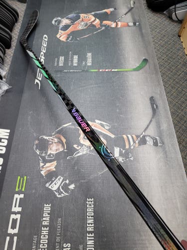P28 | 77 Flex NEW! Senior Bauer Proto-R Right Handed Hockey Stick P28 Pro Stock (New)