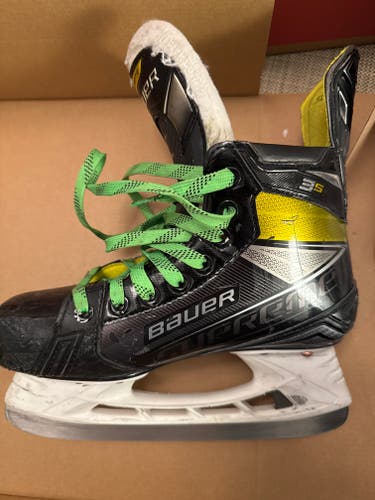 Bauer Supreme 3S Hockey Skates Size 4.5 (Used)