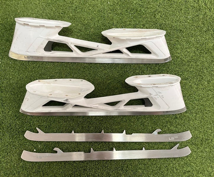 Bauer Vertexx Size 12 Holders w/ Extra Steel 306