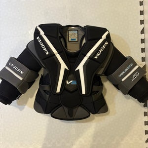 Vaughn Velocity V9 Goalie Chest Protector Size Junior Medium/Large