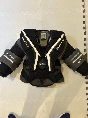 Vaughn Velocity V9 Goalie Chest Protector Size Junior Medium/Large