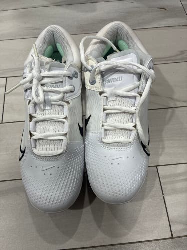 White Women's Size M 6.5 (W 7.5) Nike Low Top Hyperdiamond 4 Elite Metal (New)