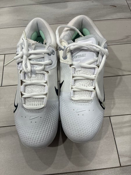 White Women's Size M 6.5 (W 7.5) Nike Low Top Hyperdiamond 4 Elite Metal (New)