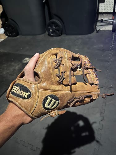 Wilson A2000 RH Baseball Glove 11.5" (Used)