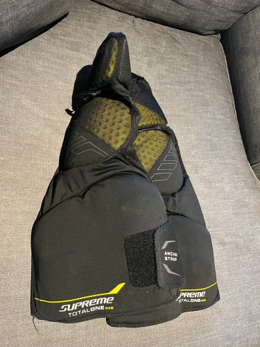 Medium Bauer Total One NXG Girdle (Used)