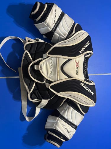 Bauer Vapor X900 Chest Int Sm
