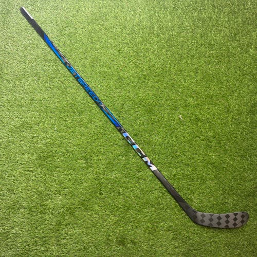 Single-CCM Jetspeed FT7 Pro Hockey Sticks-RH 70 Flex P28 (New)