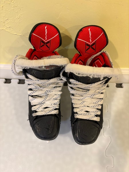 Bauer Vapor X5 Pro Hockey Skates Regular Width Size 3 (Used)