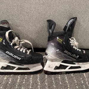 2024 Bauer Vapor Hyperlite 2 Hockey Skates Size 5.5 (Used)