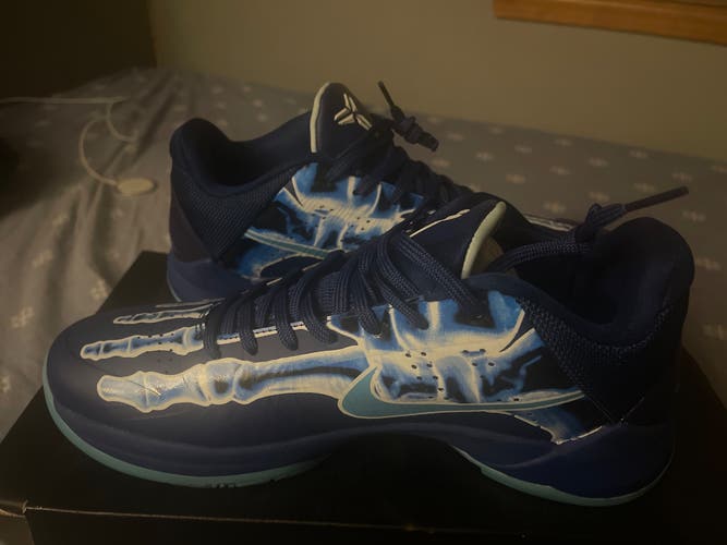 Men's Size M 10.5 (W 11.5) Nike Kobe 6 Shoes (New)