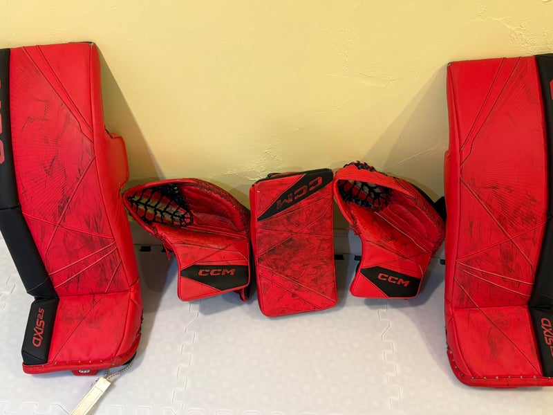 28+1 CCM Axis 2.5 Regular Goalie Full Set Size Jr. Red/Black (Used)