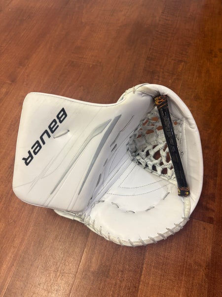 2023 Bauer Vapor Hyperlite 2 Sr Regular W/ Floating Skate Lace Pocket (Used): Free Shipping