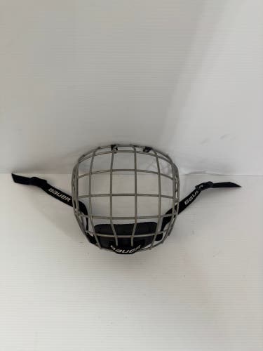 Used Medium Bauer FM2100 Silver Cage