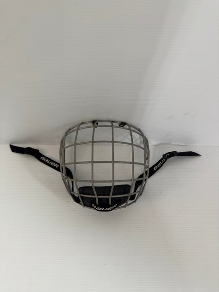 Used Medium Bauer FM2100 Silver Cage