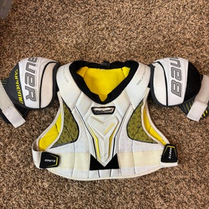 Medium Intermediate Bauer Supreme Ignite Shoulder Pads (Used)
