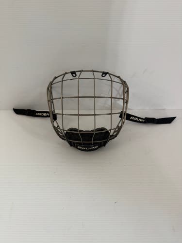 Used Medium Bauer FM7500 Silver Cage