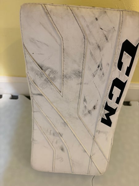 CCM Axis 1.5 Regular (Used) Size Junior White