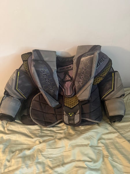 Small Bauer Mach Goalie Chest Protector (Used)