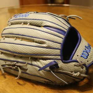 2022 Outfield RH Wilson A2000 Baseball Glove 14" (New)