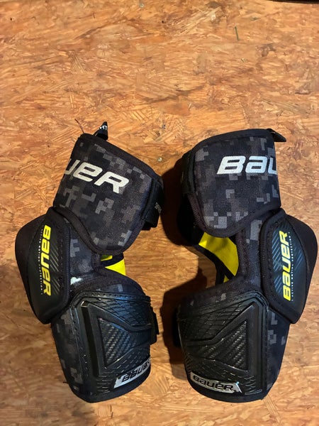 Junior Medium Bauer Supreme Elbow Pads (Used)