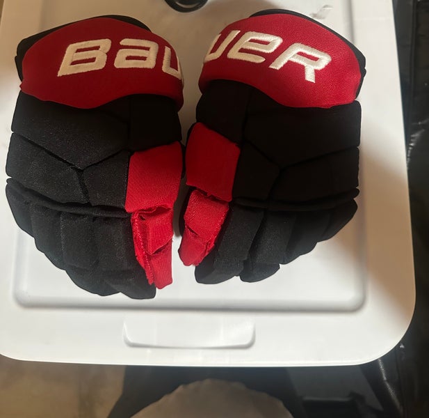 Carolina Hurricanes Bauer Supreme Mach Gloves 14" Pro Stock (Used)
