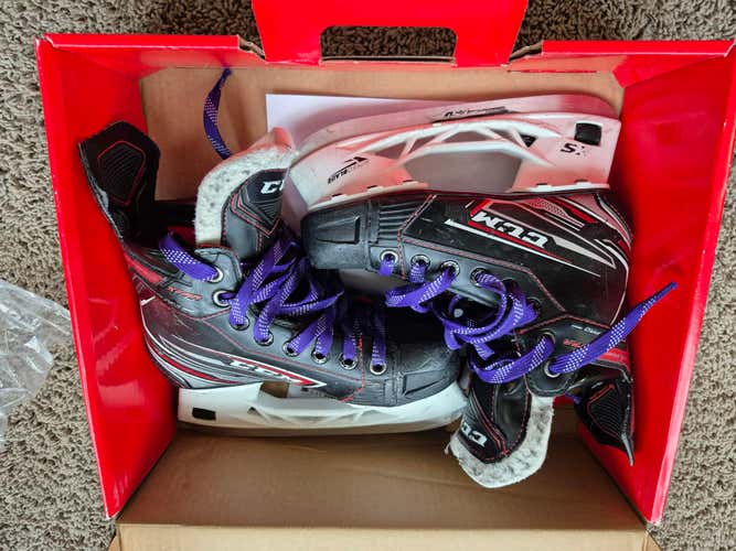 CCM JetSpeed XTra Pro Hockey Skates Regular Width Size 1.5 (Used)
