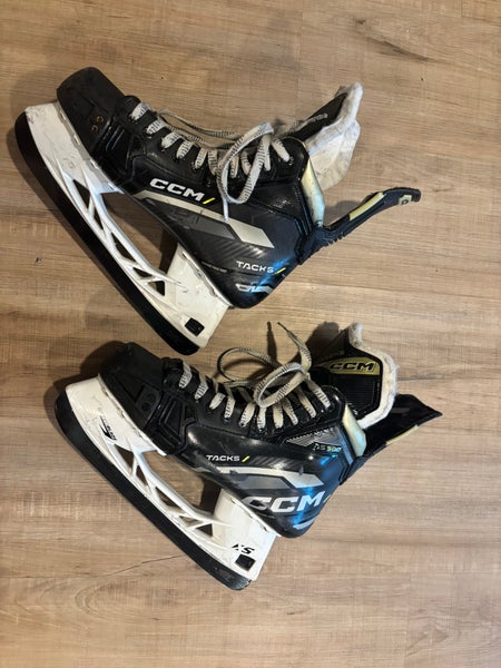 CCM AS-580 Hockey Skates Regular Width 8 (Used)