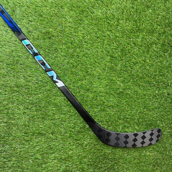 Single-CCM Jetspeed FT7 Pro Hockey Sticks-RH 70 Flex P29 (New)