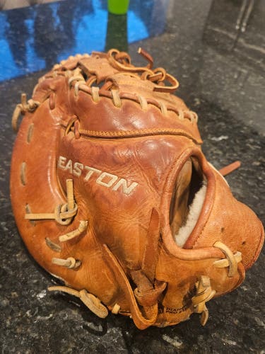 First Base RH Easton Flagship Baseball Glove 12.75" (Used)