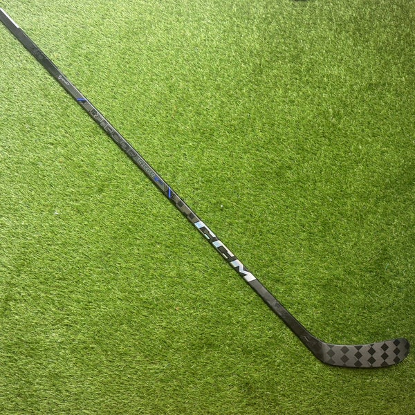 Single-CCM Trigger9 Pro Hockey Sticks-RH 80 Flex P28 (New)