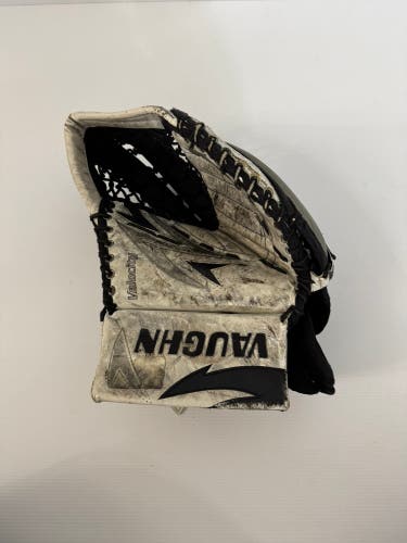 Used Junior Vaughn Velocity 7150 Regular Hand Glove
