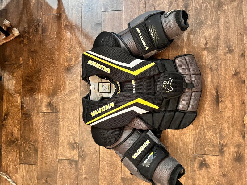 Medium Vaughn Ventus SLR2 Goalie Chest Protector (Used)