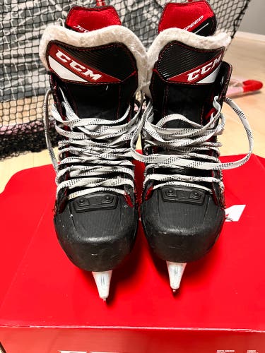CCM JetSpeed Shock Hockey Skates Size 5 (Used)