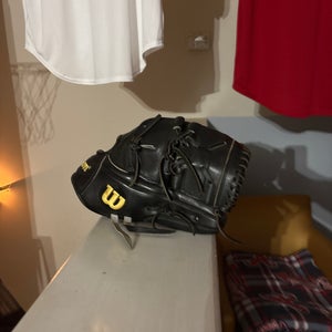 Wilson A2000 RH Pitcher's Baseball Glove 11.75" (Used)