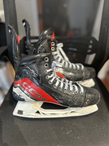 Custom CCM JetSpeed FT6 Pro Hockey Skates Regular Width 9.5 (Used)
