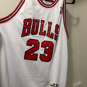 White XL Men's Mitchell & Ness Jersey (New)