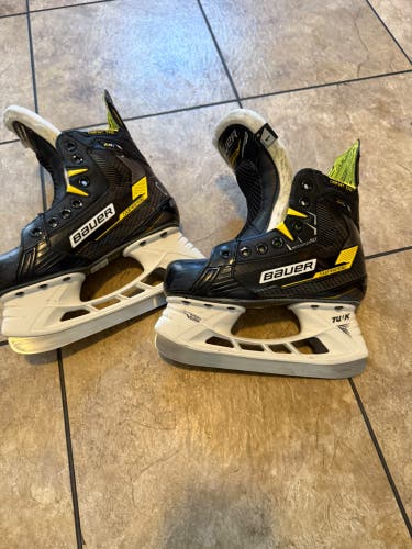 Bauer Supreme M4 Hockey Skates Regular Width Size 1 (Used)