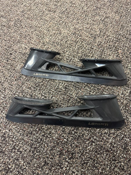 Bauer goalie holders and steel size 8 (New)