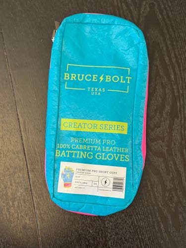 Brand New - Bruce Bolt - Premium Pro Short cuff - YL