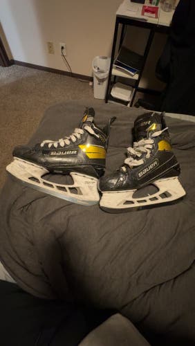 Bauer Supreme UltraSonic Hockey Skates 7.5 (Used)