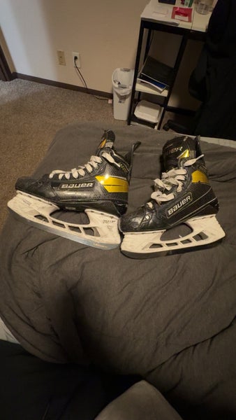 Bauer Supreme UltraSonic Hockey Skates 7.5 (Used)