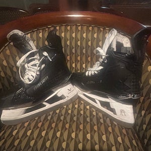 2023 Bauer Supreme Shadow Hockey Skates Regular Width 6 (Used)